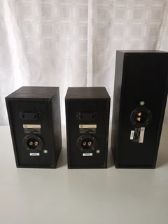 AR – Acoustic Research Surround &amp; Centre Speakers