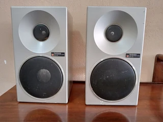 Technics Speakers