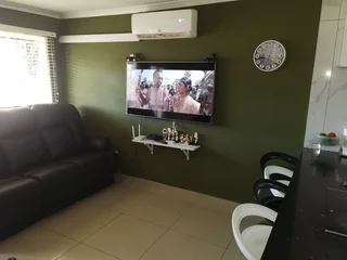 Beautiful 3 bedroom family home in phoenix