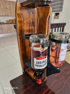 Bargain ! For Your Bar or Mancave ! Nice Rotating 4 bottle dispenser !!