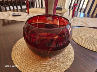 JUST Beautiful ! Stunning motive, Large red bowl in perfect condition !