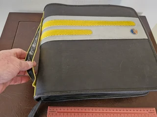 Bargain ! Large, 200 CD/DVD holder in good condition ! With discs !