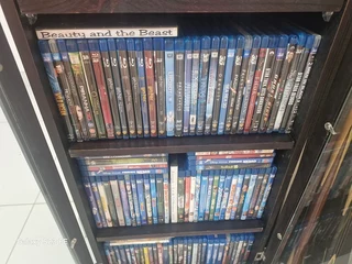 SOMETHING SPECIAL ! Hisense 65&#34; 680 UAD 3D TV with 130 Blueray 3D Original discs !