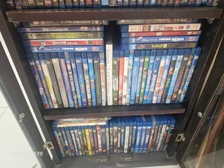 SOMETHING SPECIAL ! Hisense 65&#34; 680 UAD 3D TV with 130 Blueray 3D Original discs !