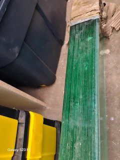 Bargain ! 25 x 5mm float glass shelves as 1 lot ! 2.5 m2 of glass !