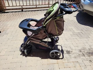 Bargain ! Chelino Pram and carry cot in good condition !