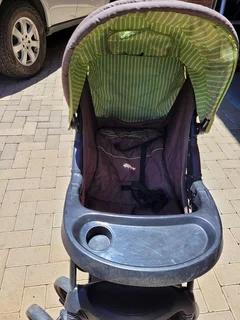 Bargain ! Chelino Pram and carry cot in good condition !