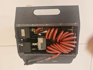 Bargain ! Made in USA by Aseptico, portable 0.75hp 200Psi Dental compressor in case !!