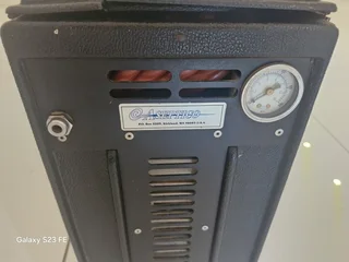 Bargain ! Made in USA by Aseptico, portable 0.75hp 200Psi Dental compressor in case !!