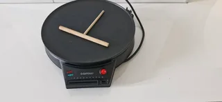 Bargain ! Safeway Large Pancake and crepes maker ! Hardly used !