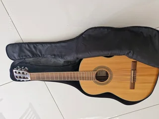 Bargain ! Salvadore Ibanez Classical guitar in very good condition !!