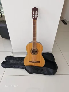 Bargain ! Salvadore Ibanez Classical guitar in very good condition !!