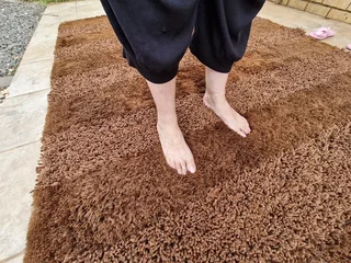 Reduced ! Bargain ! Quality, Thick And Fluffy Carpet In Nice Condition !!