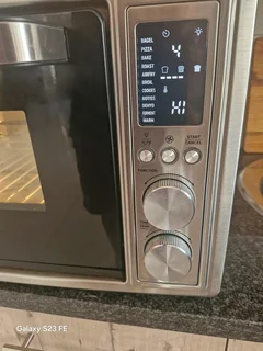 Bargain ! Large,  Hisense digital 28L Multi Oven with Air Fry function ! Rotisserie etc !
