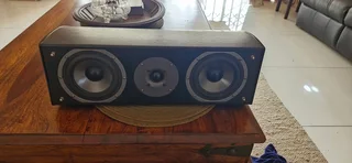 Bargain ! Quality Pro-Linear 200W Center speaker in nice condition !