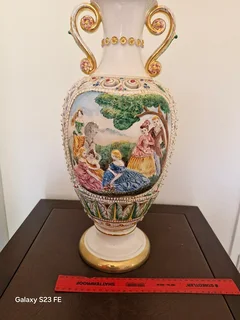 Superb Collectors Find ! Vintage, Circa 1940s Classic Cappodimonte Large lamp base !