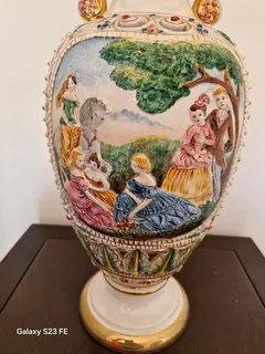 Superb Collectors Find ! Vintage, Circa 1940s Classic Cappodimonte Large lamp base !