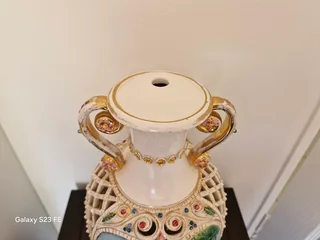 Superb Collectors Find ! Vintage, Circa 1940s Classic Cappodimonte Large lamp base !