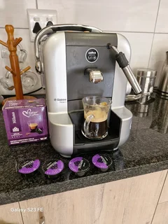 BARGAIN ! Excellent Saeco Lavazza A Modo Mio Premium capsule coffee machine !
