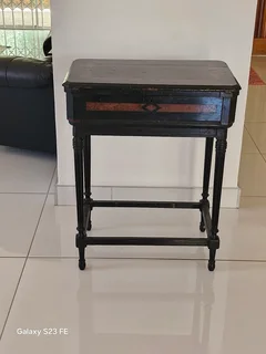 For the Collector !! Victorian Era, Ladies Boudoir Writing Desk ! Good, age relative condition !!