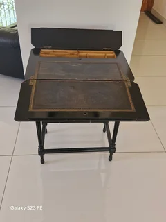 For the Collector !! Victorian Era, Ladies Boudoir Writing Desk ! Good, age relative condition !!