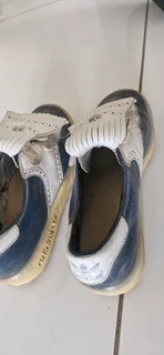 Adidas Kids Golf shoes ! Unisex size 5 ! Good used condition ! Bargain !