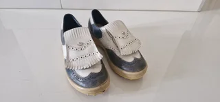 Adidas Kids Golf shoes ! Unisex size 5 ! Good used condition ! Bargain !