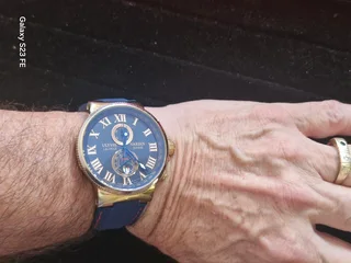 BLACK FRIDAY SALE ! Bargain ! Stunning Man&#39;s chronograph watch with new band !!