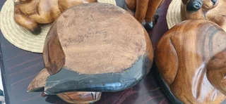 For Cat Lovers ! Superb 5 x Hand Carved Wallnut Wood Cats Figures !