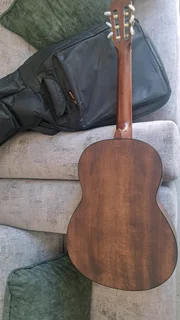 Cort class guitar & international special picks pack