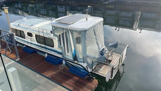 Leisure Liner House Boat