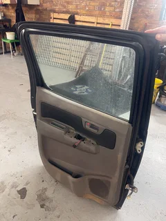 door l/r for toyota hilux d/c d4d