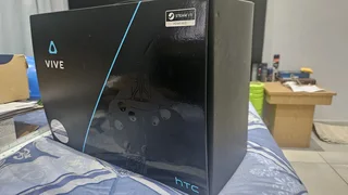 HTC VIVE VR Headset full bundle. Opened but unused