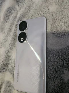 Honor 90 with all accessories in box and extra cover