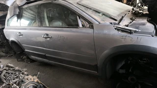 Stripping Volvo XC70 Spare Parts