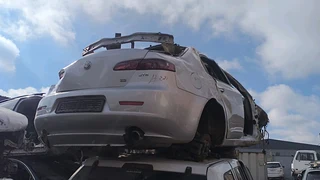 Stripping Alfa Romeo 159 car Spare Parts