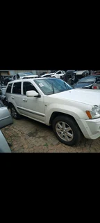 Stripping jeep grand Cherokee SUV Spare Parts