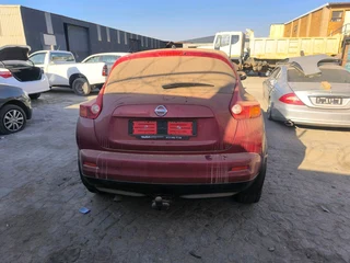 Stripping Nissan juke Car Spare Parts