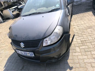 Stripping Suzuki Sx4 car Spare Parts