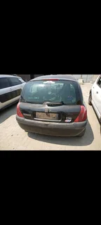 Stripping Renault Clio spare Parts