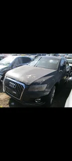 Stripping Audi Q5 Spare Parts
