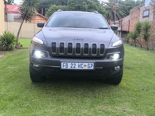 Jeep Cherokee V6 3.2L Trailhawk 4X4 SUV,