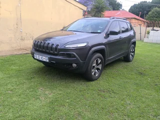 Jeep Cherokee V6 3.2L Trailhawk 4X4 SUV,
