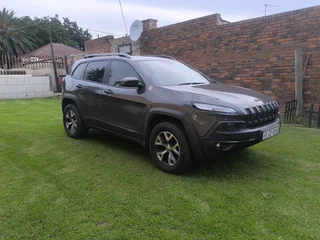 Jeep Cherokee V6 3.2L Trailhawk 4X4 SUV,