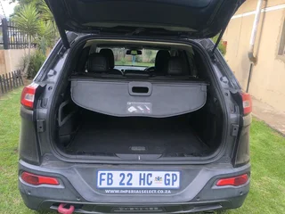 Jeep Cherokee V6 3.2L Trailhawk 4X4 SUV,