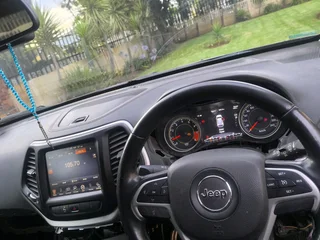 Jeep Cherokee V6 3.2L Trailhawk 4X4 SUV,