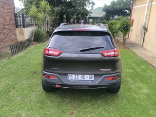 Jeep Cherokee V6 3.2L Trailhawk 4X4 SUV,