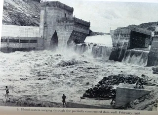 KARIBA - The struggle with the River God - Frank Clements - Hardcover