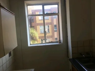 One bedroom apartments in Sunnyside. Ready for occupation neat and in a quiet area. Price R4000