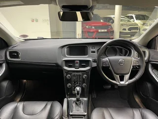 2017 Volvo V40 D3 Momentum Geartronic for sale!